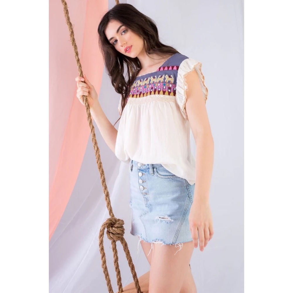 THML NWOT Embroidered Flutter Sleeve Blouse - White / Cream / Purple